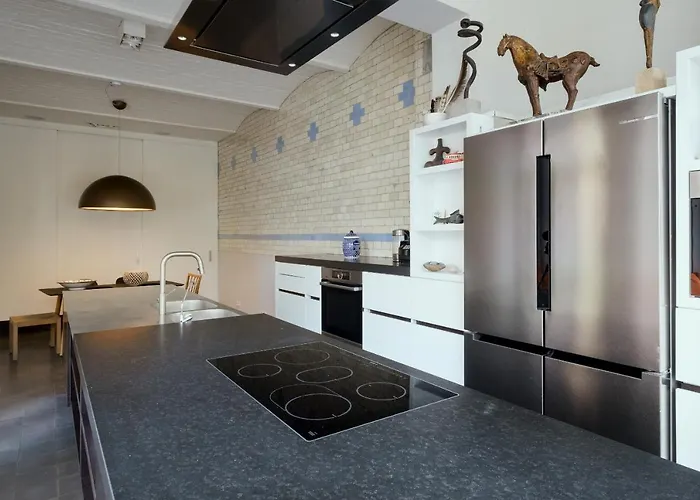 Weinberg 5 By Suite030